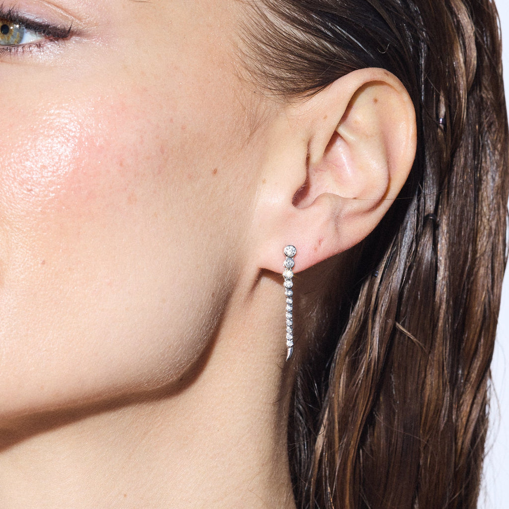 SHORT CONTINUUM EARRING (WG)