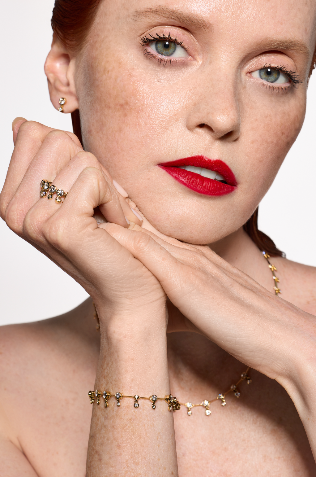 LINA DANGLING NECKLACE